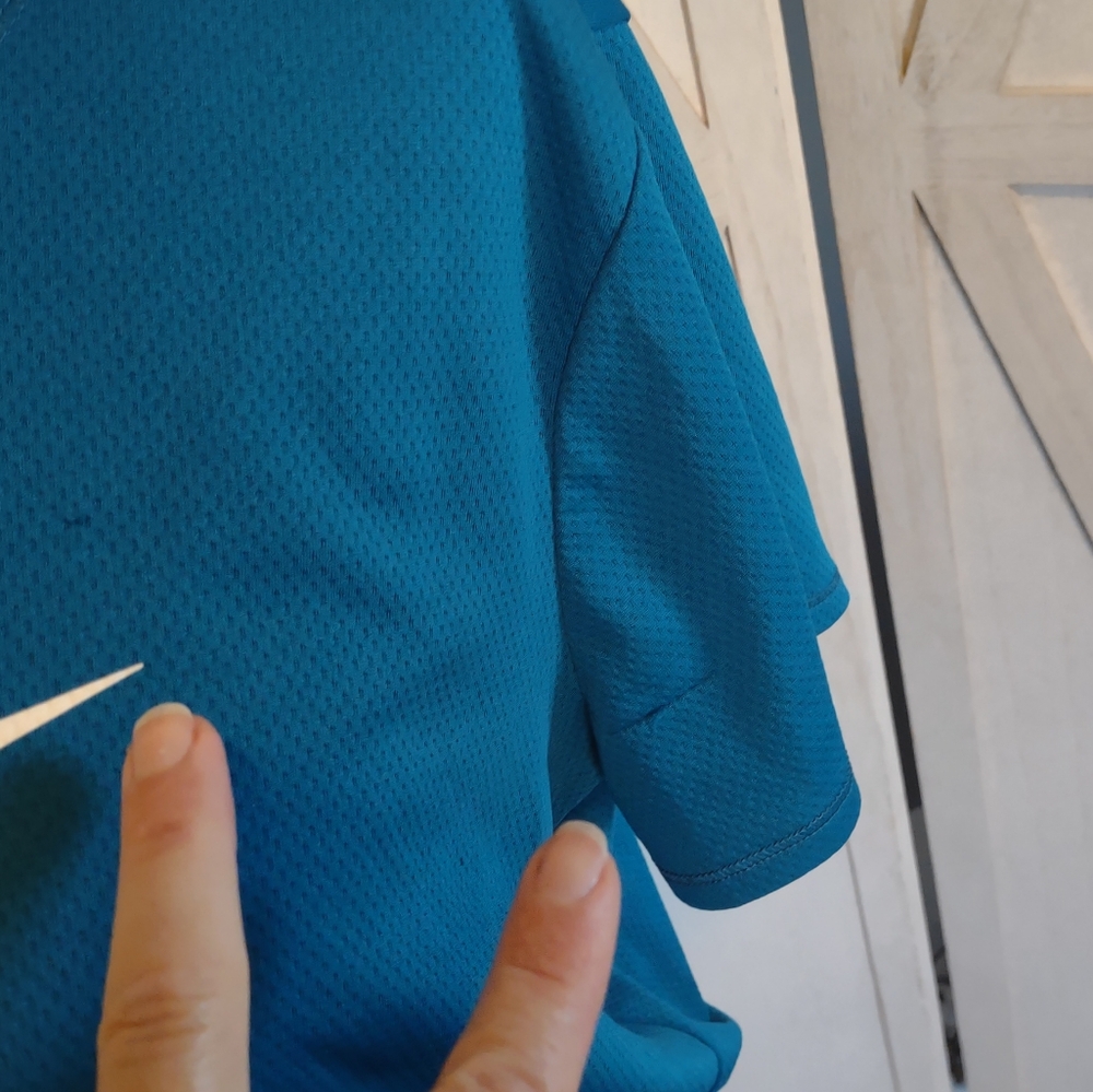Nike Teal Short Sleeve Women’s Tee with White Logo - Picture 11 of 13